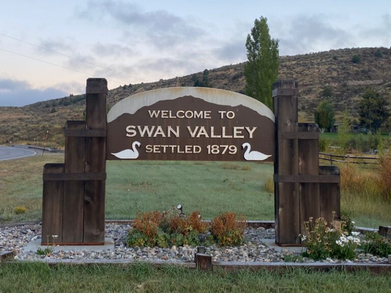 Swan Valley Welcome Sign Zoom